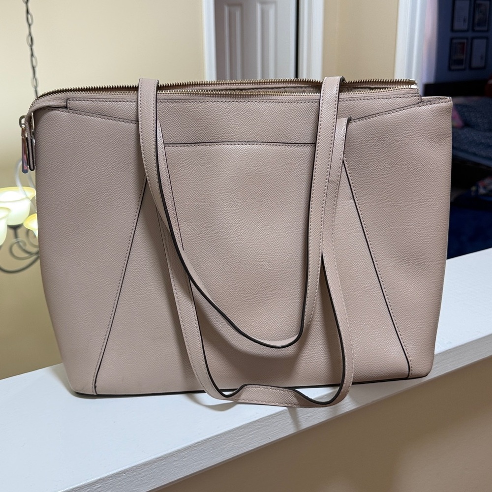 Michael Kors blush pink Tote with Gold Accents - Picture 2 of 7